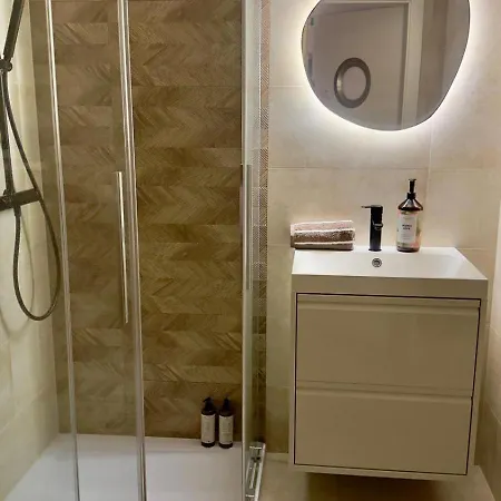 Apartment Bursztynowy Z Basenem - Lebska Osada
